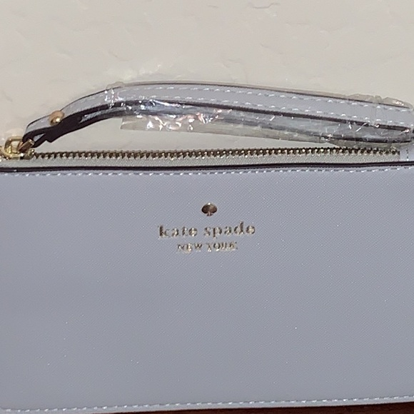 KATE SPADE NEW YORK CEDAR STREET BRAND NEW LIGHT GREY LEATHER WRISTLET - Picture 2 of 11